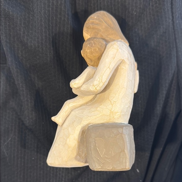 Willow Tree Quietly Figurine - Cream and Tan - Picture 5 of 6